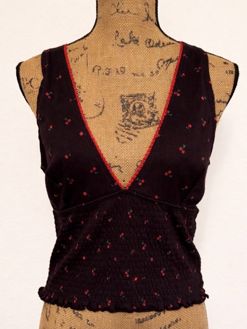 Hesperus Ribbed Black with cherries Sleeveless Tank Top XL